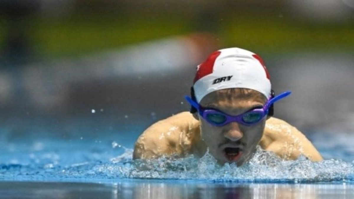 Milli sporcu Umut Ünlü'den altın madalya