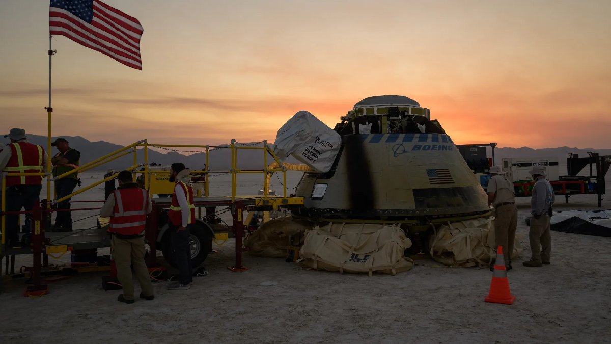 Boeing'in Starliner'ı Dünya'ya mürettebatsız döndü