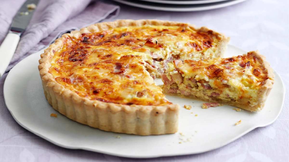 Fransızlar onsuz sofraya oturmuyor! Siz deyin kiş, onlar desin Quiche Lorraine! Deneyen pişman olmuyor