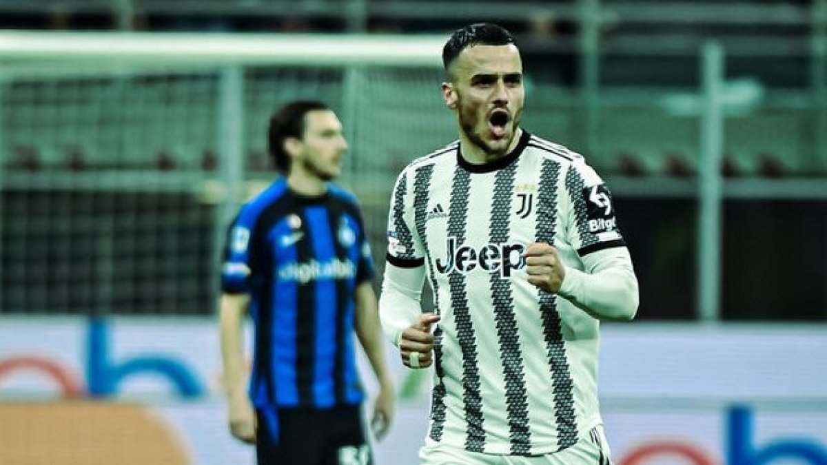 Fenerbahçe, Filip Kostić’in transferini gerçekleştirdiğini duyurdu