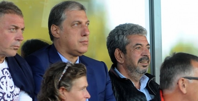 Galatasaraylı yöneticiden Beşiktaş'a kareografi göndermesi