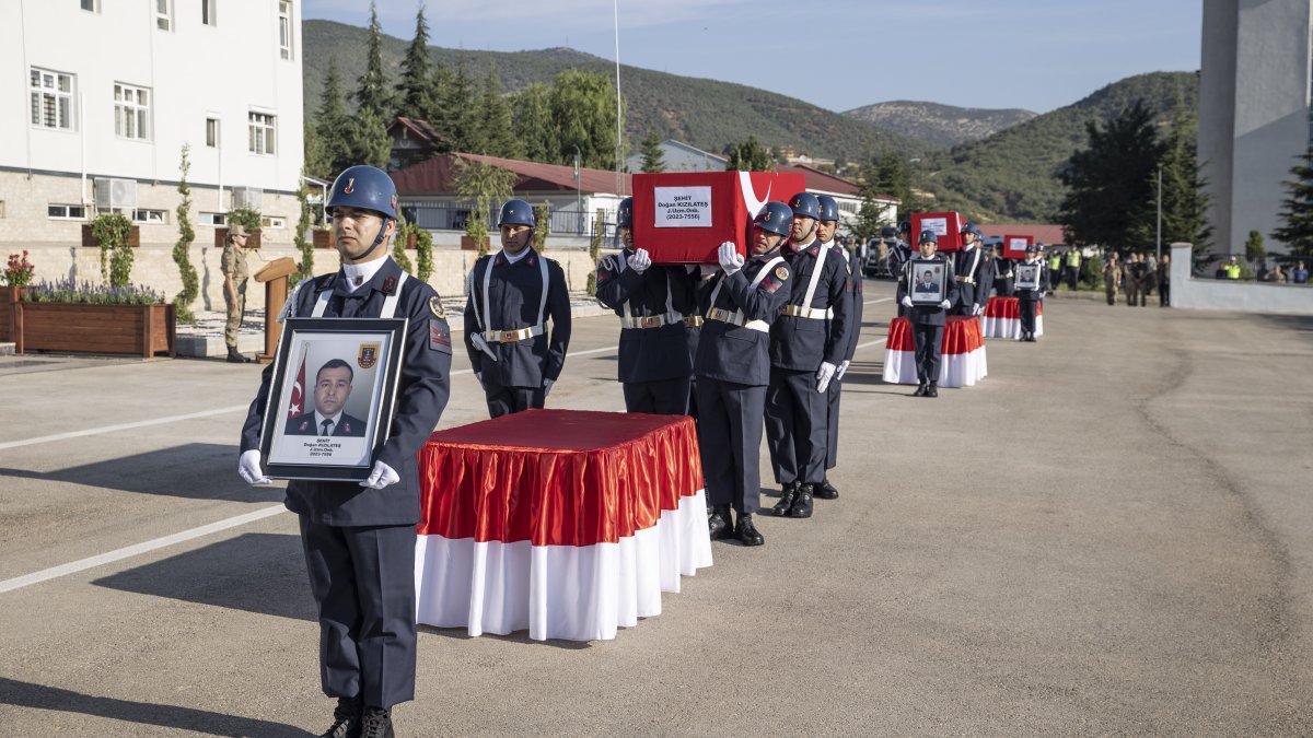 Tunceli şehitlerine veda