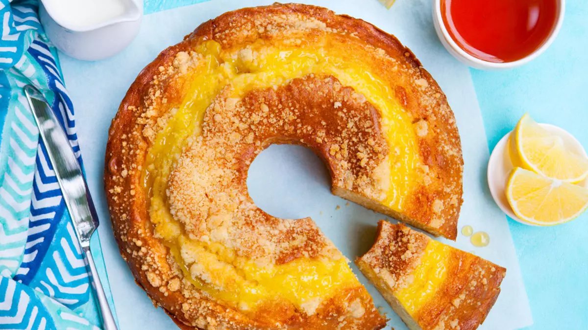 Hem puf puf kabarıyor, hem de lezzetiyle büyülüyor! Nefis limonlu kek tarifi...