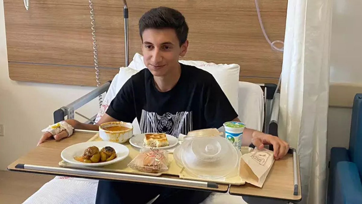 Öyle bir hastalığı vardı ki 10 yıl boyunca yemek yiyemedi! 45 dakikalık operasyonla adeta hayata yeniden başladı