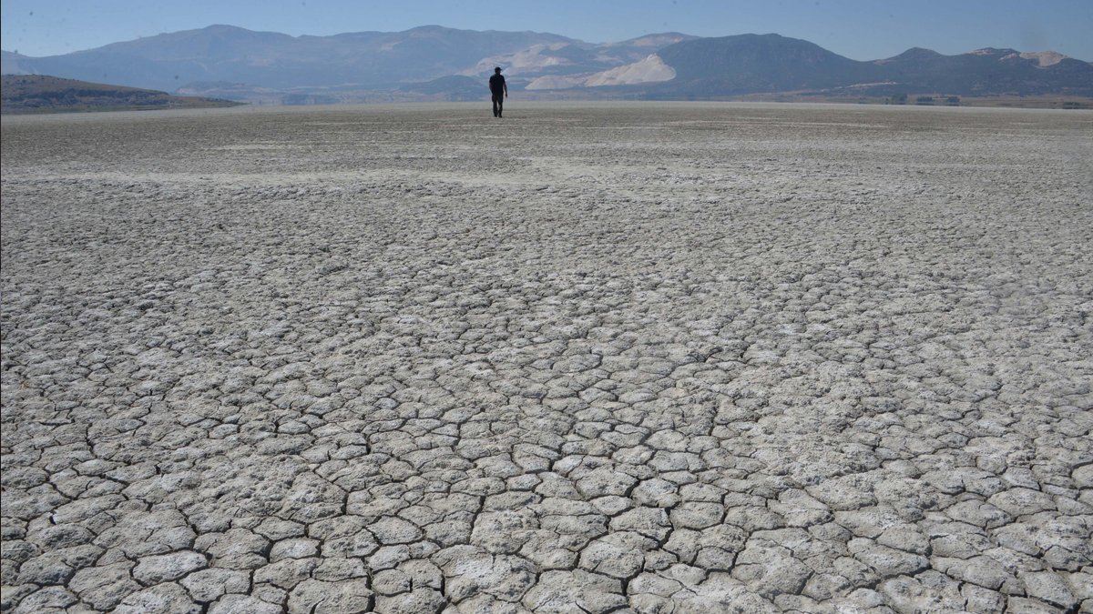 Adım adım su krizine: 240 gölden 186'sı kurudu