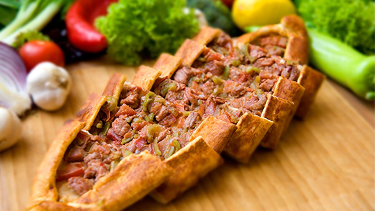 40 yıllık pidecilerin pide içi tarifi! Böyle hazırlayan parmaklarını yalıyor... İster evde pişirin, ister fırına gönderin