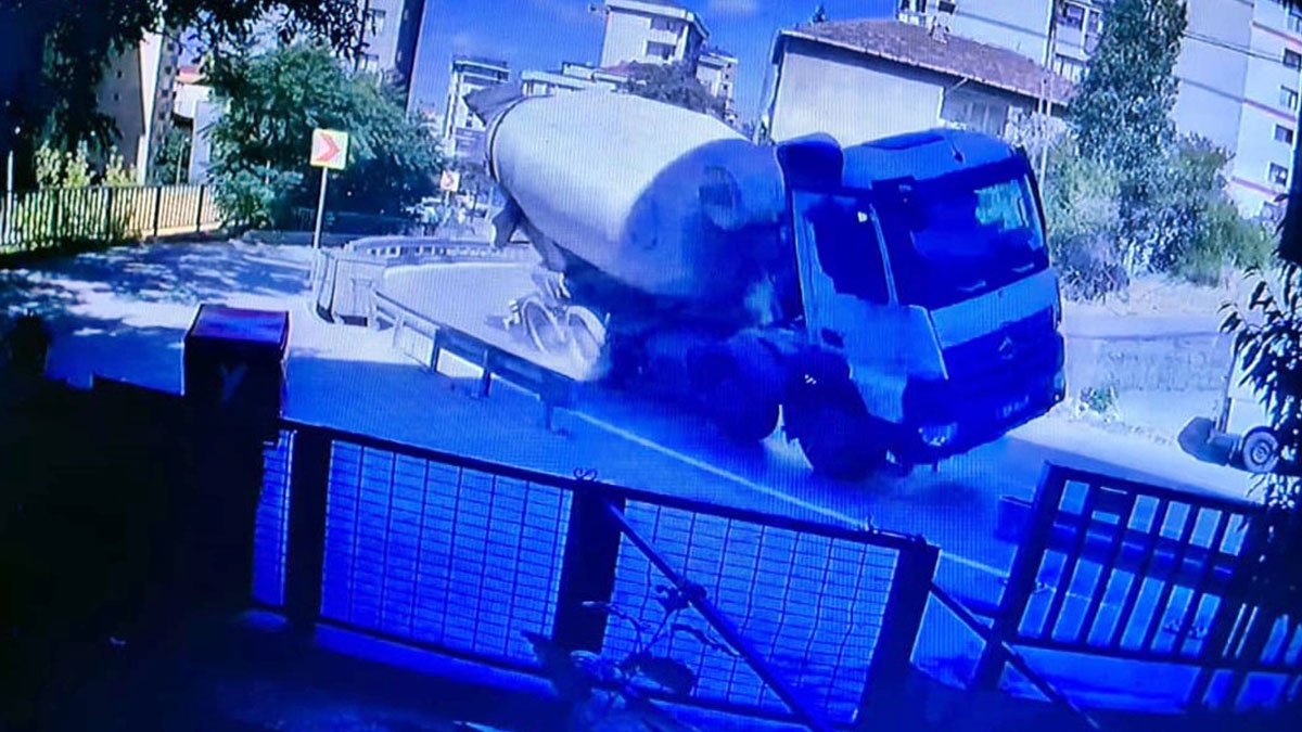 Beton mikseri, ölüme davetiye çıkardı: Feci kaza kamerada! Mahalleli isyan etti, bu kadar sorumsuzluk olmaz