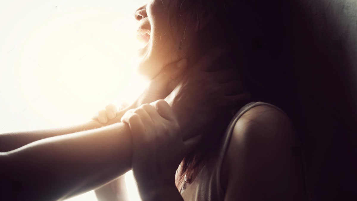 Kızını öldürüp çekyatın içinde sakladı: Bahanesi kan dondurdu! 18 yaşında barbarlığa kurban gitti