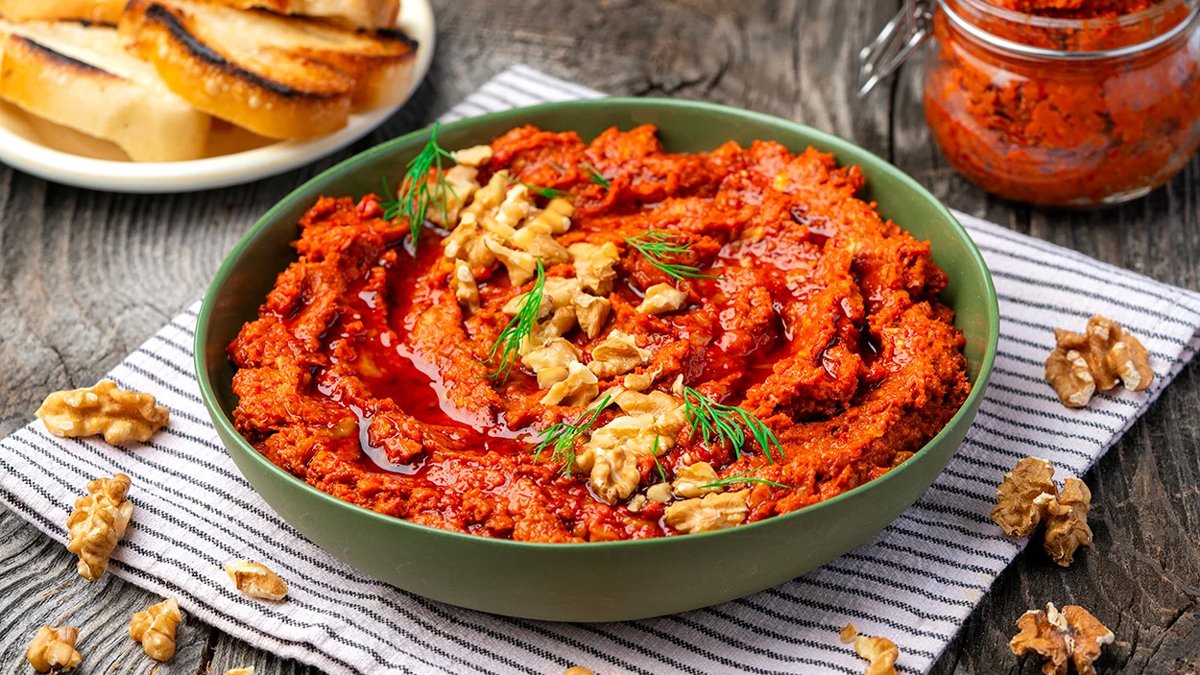 Yeni nesil lezzetini bilmez! İşte kahvaltılık salça kavurması tarifi, anne usulü yapılıyor, yiyen doyamıyor