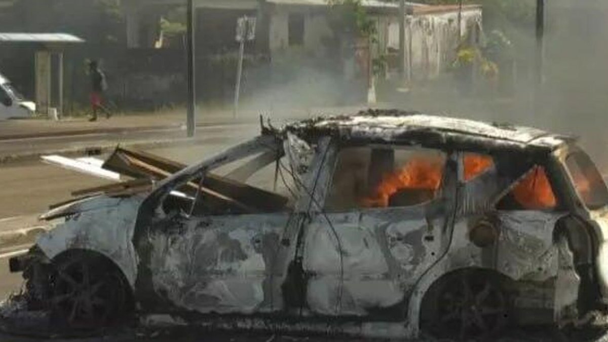 Fransa’da artan gıda fiyatlarına karşı şiddetli gösteriler: Sokağa çıkma yasağı ilan edildi