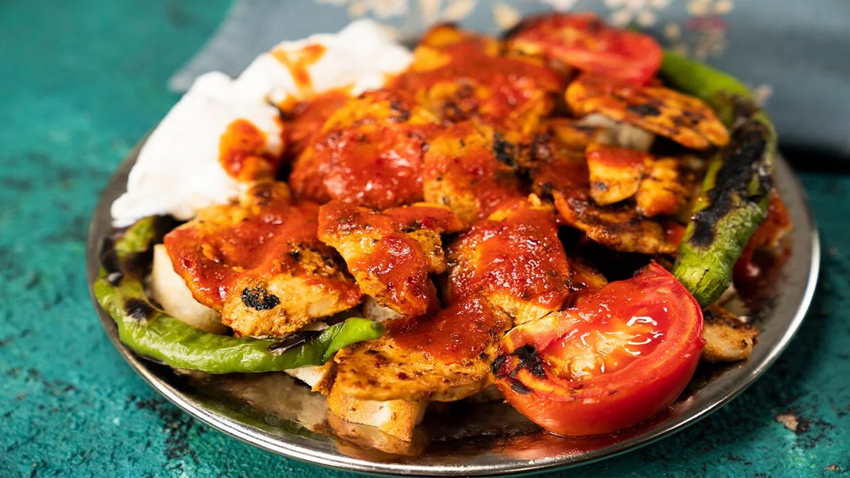 İskendere rakip olur! Evde kalan ekmekleri böyle değerlendirin, işte tavuklu ada kebabı tarifi