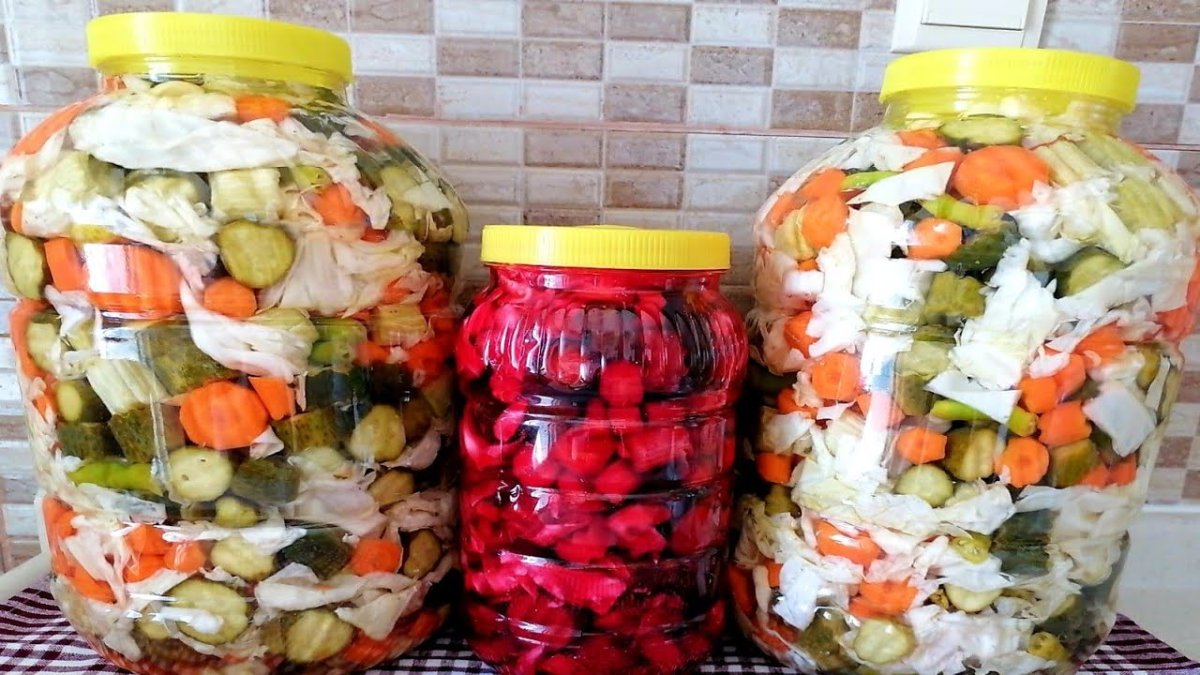 Turşuyu limonsuz sirkesiz böyle kurun! Hem kütür kütür oluyor hem lezzeti 2 kat artıyor