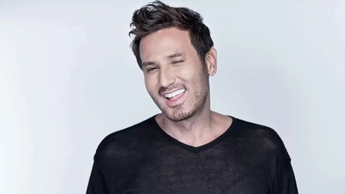 Sahnede fenalaşan ünlü şarkıcı Metin Arolat hayatını kaybetti