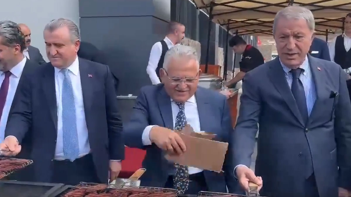 AK Partililerin sucuk mangal keyfine sosyal medyadan tepki yağdı: Yiyin efendiler yiyin