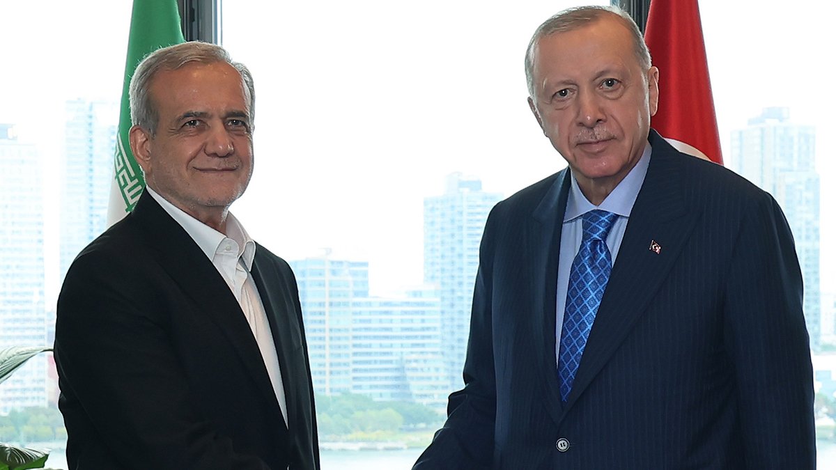 Erdoğan, Pezeşkiyan ile görüştü