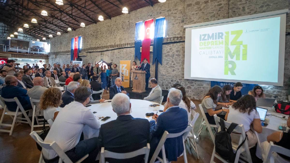 İzmir’de deprem riski ve alınacak önlemler konuşuldu