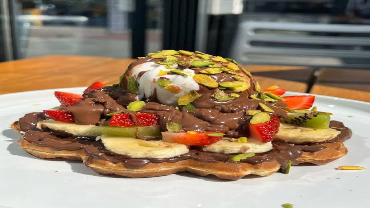 İşte cafe usulü tabakta Waffle tarifi! Çocuklarınız bayılacak bu lezzete, çok hafif