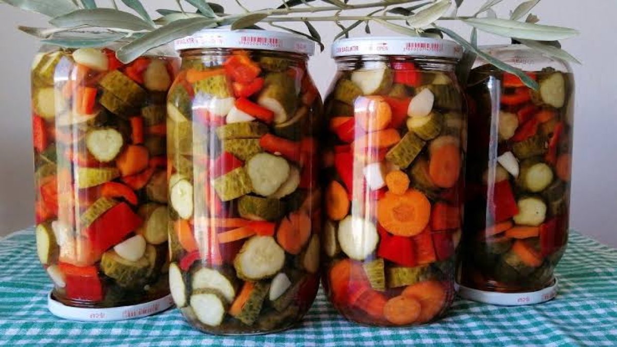 Turşuyu ne limon ne sirkeyle kurun! Bunu ekleyin, yaza kadar bozulmuyor