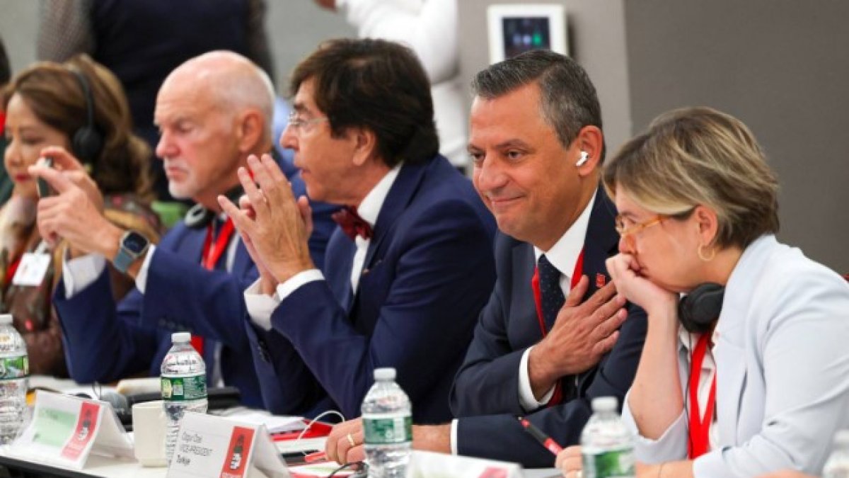 Özel’den ABD’de toplanan Sosyalist Enternasyonal’e çağrı: Bir sonraki toplantımızı Ramallah’ta yapalım