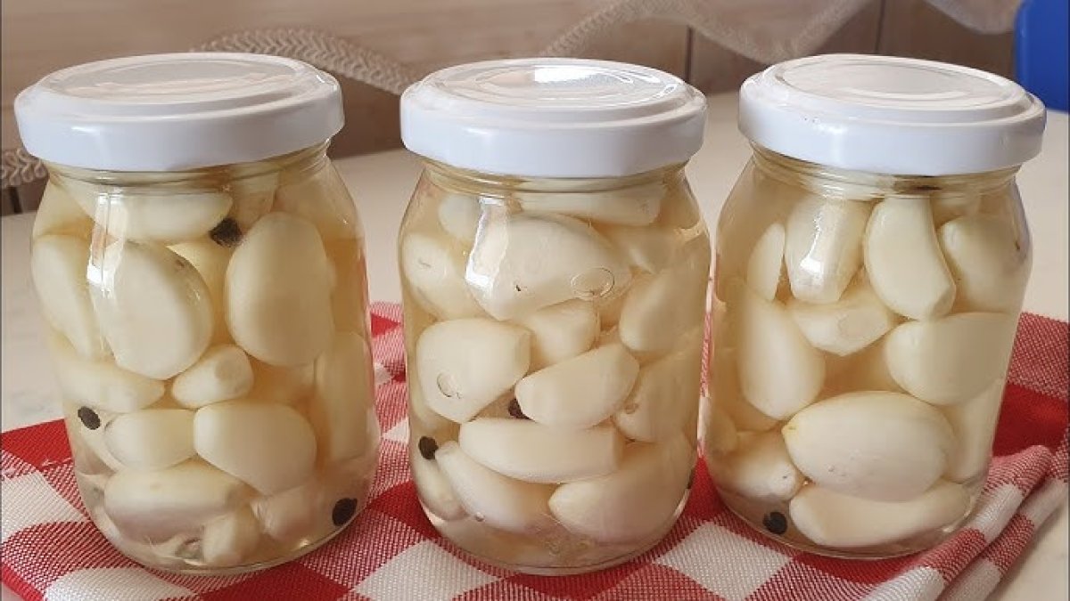 Sarımsak turşusunun püf noktası: Kütür kütür oluyor