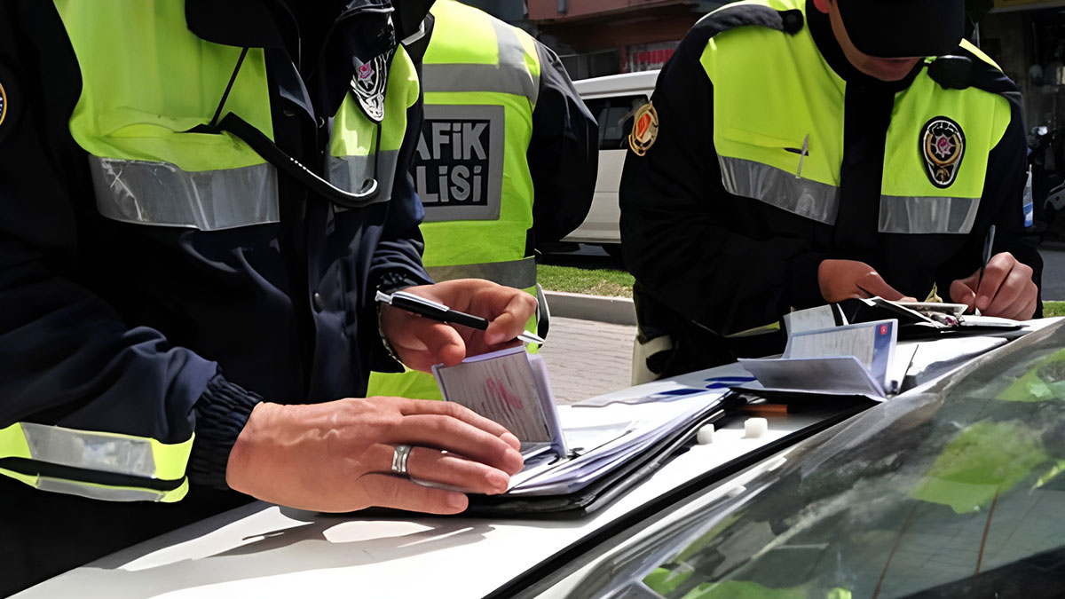 Araç sahipleri hemen kontrol etsin: Bilmeyen sürücüler rekor ceza yedi! 1 haftada 325 milyon TL'yi buldu