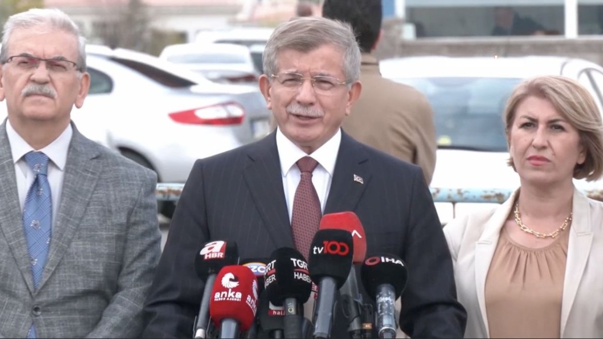 Davutoğlu’ndan Sinan Ateş davasına bakan heyete çağrı: Gerçek azmettiricileri ortaya çıkarın