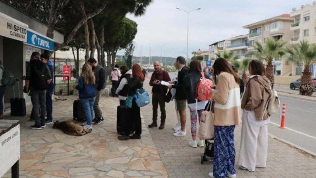 Çeşme'de "Kapıda vize" uygulaması 2 gün duracak