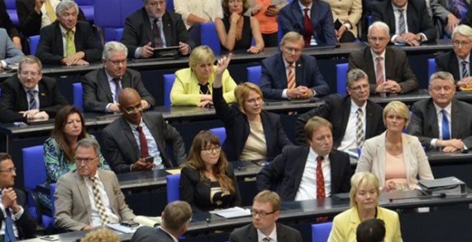 Alman vekil Bettina Kudla'dan Türkiye'yi karalama kampanyasına eleştiri