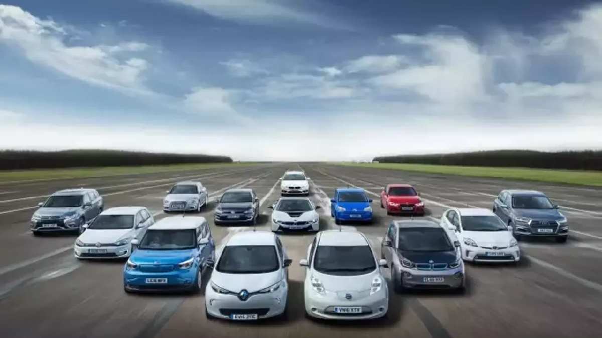 Araba alacaklar 2025'i bekleyin! Bu yeni modeller arsa sattırır: Yeni yılda çıkacak en iyi otomobil modelleri...