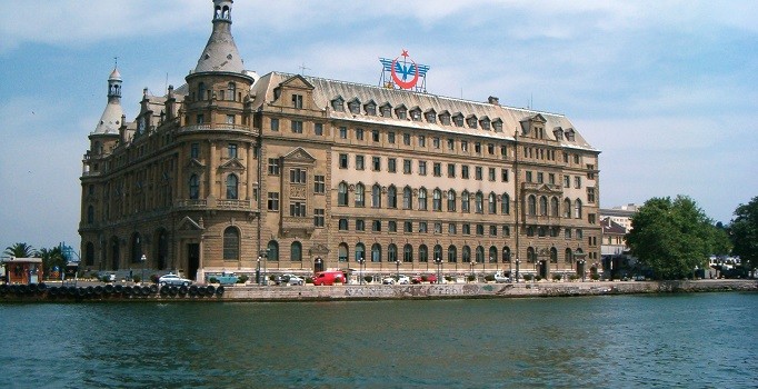 Haydarpaşa, tren garı olarak hizmete devam edecek