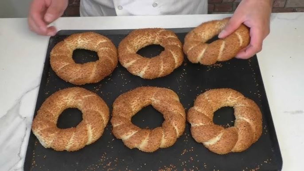 Evde pastane usulü gevrek simit tarifi: Sabah kahvaltılarınızın vazgeçilmezi olacak