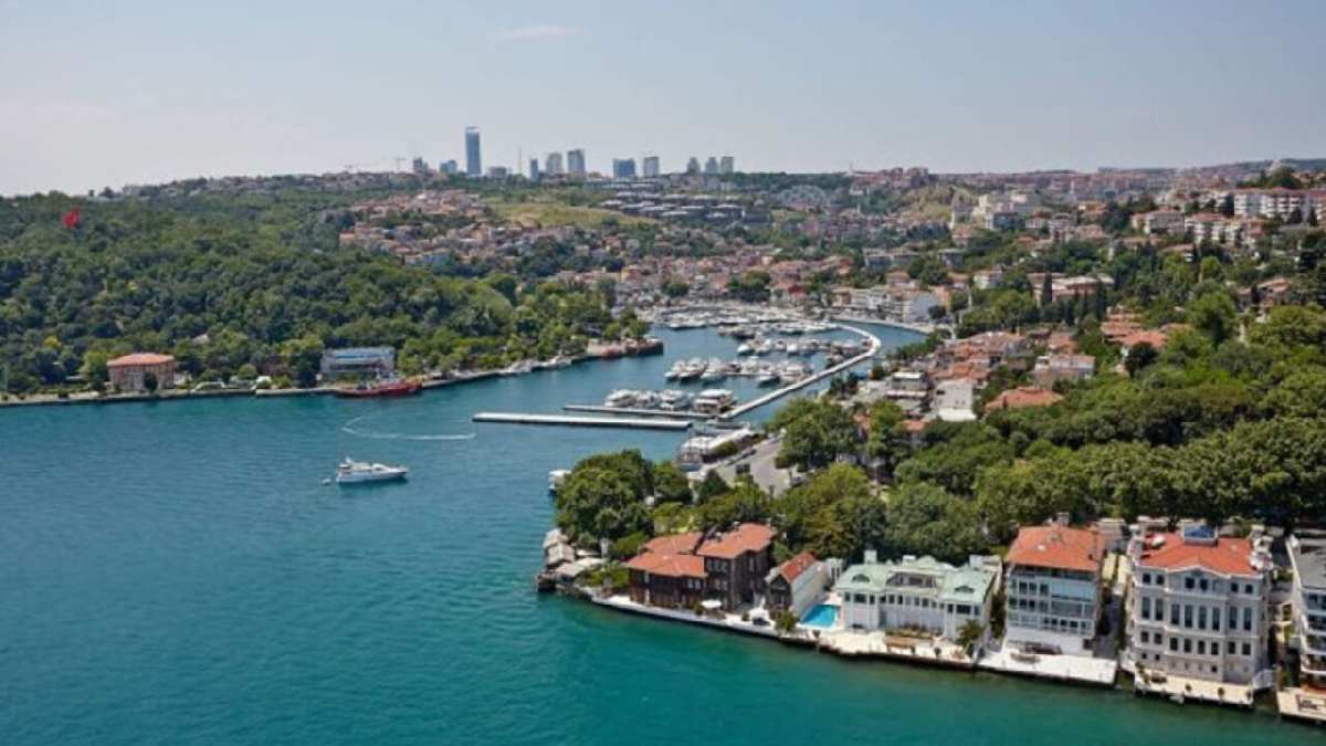 İnsanlar oturamıyordu bile! İBB yeniledi, kentin buluşma noktası oldu, Sarıyer Meydanı'nın son halini şimdi görün