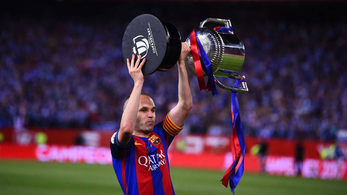 İspanyol futbolcu Iniesta futbolu bıraktı
