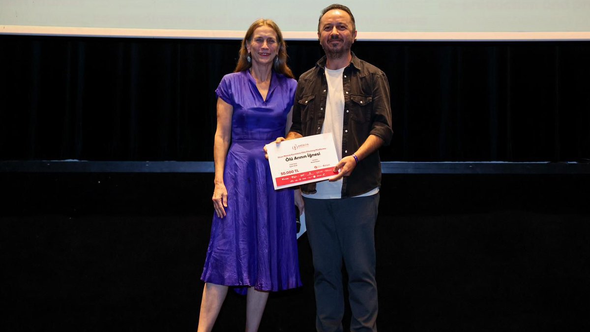 “Ölü Arının İğnesi” filmine Antalya'da çifte ödül