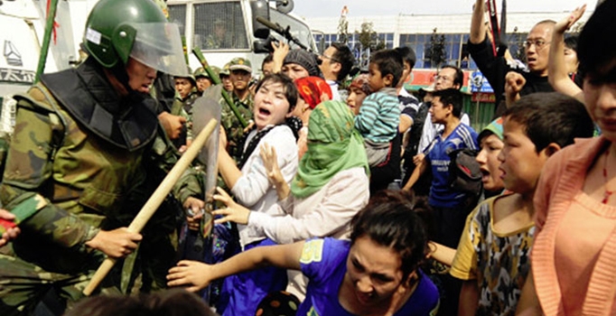 Doğu Türkistan'ın 
100 yıllık kabusu