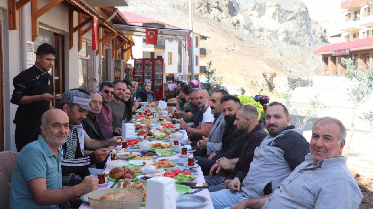 Başkan Demirci, esnaf ile bir araya geldi