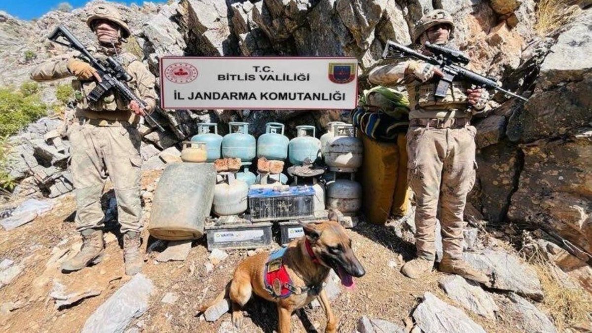 Bitlis'te terör operasyonu: Sığınakta yaşam malzemeleri ele geçirildi