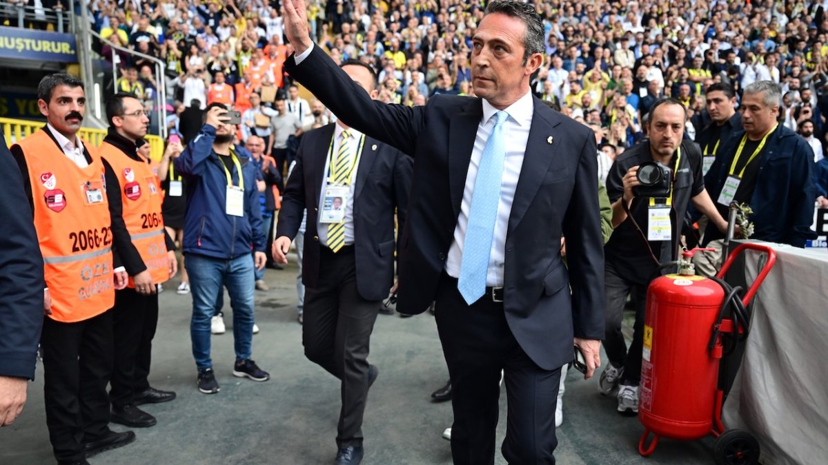 Fenerbahçe'de stat isim sponsoru değişiyor! Ali Koç tarihi bir anlaşmaya imza atmaya hazırlanıyor