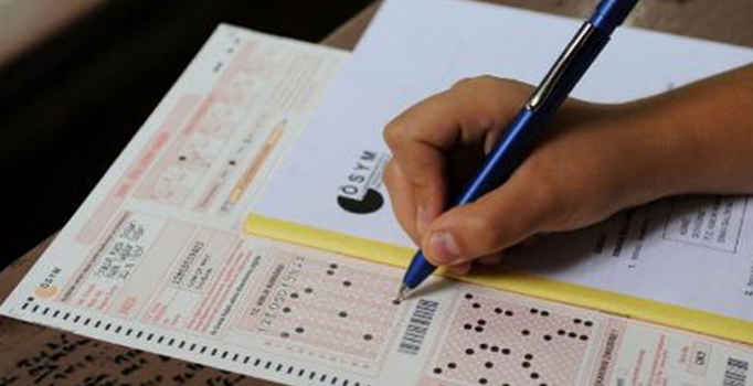 ÖSYM LYS'de 
3 soruyu iptal etti