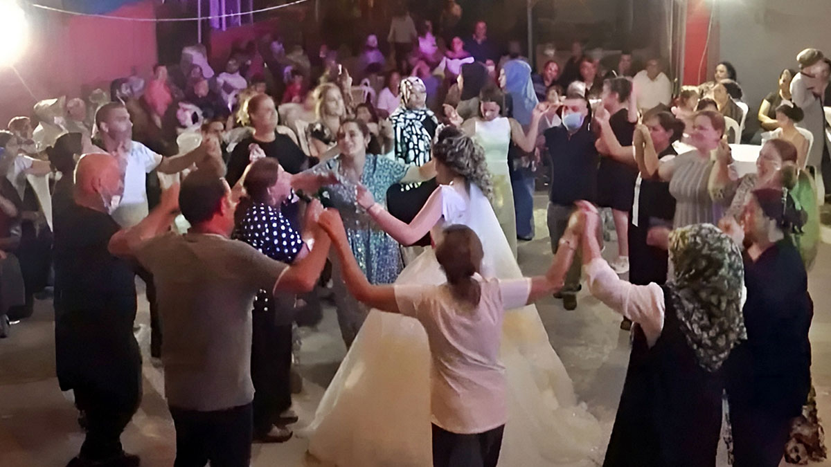 O kentte düğünlerde bunları yapanlar şimdi yandı! Valilik kararıyla resmen yasaklandı, ağır cezası var