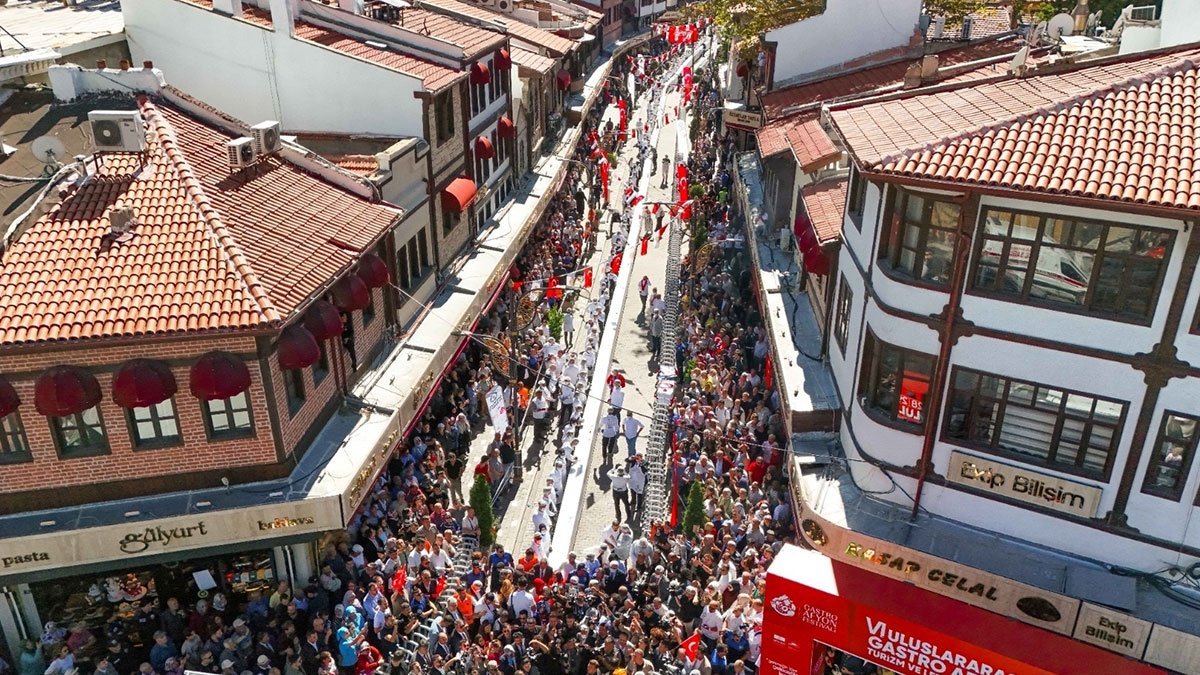 O kentin lokumu, Guiness Rekorlar Kitabı'na girdi: Böylesi görülmedi! Bu kadar büyüğü dünyada ilk kez yapıldı