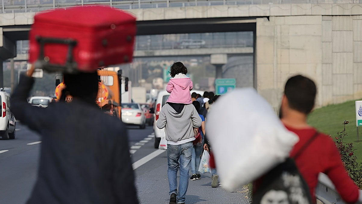 81 ilde operasyon: 52 göçmen kaçakçısı ve 666 düzensiz göçmen yakalandı