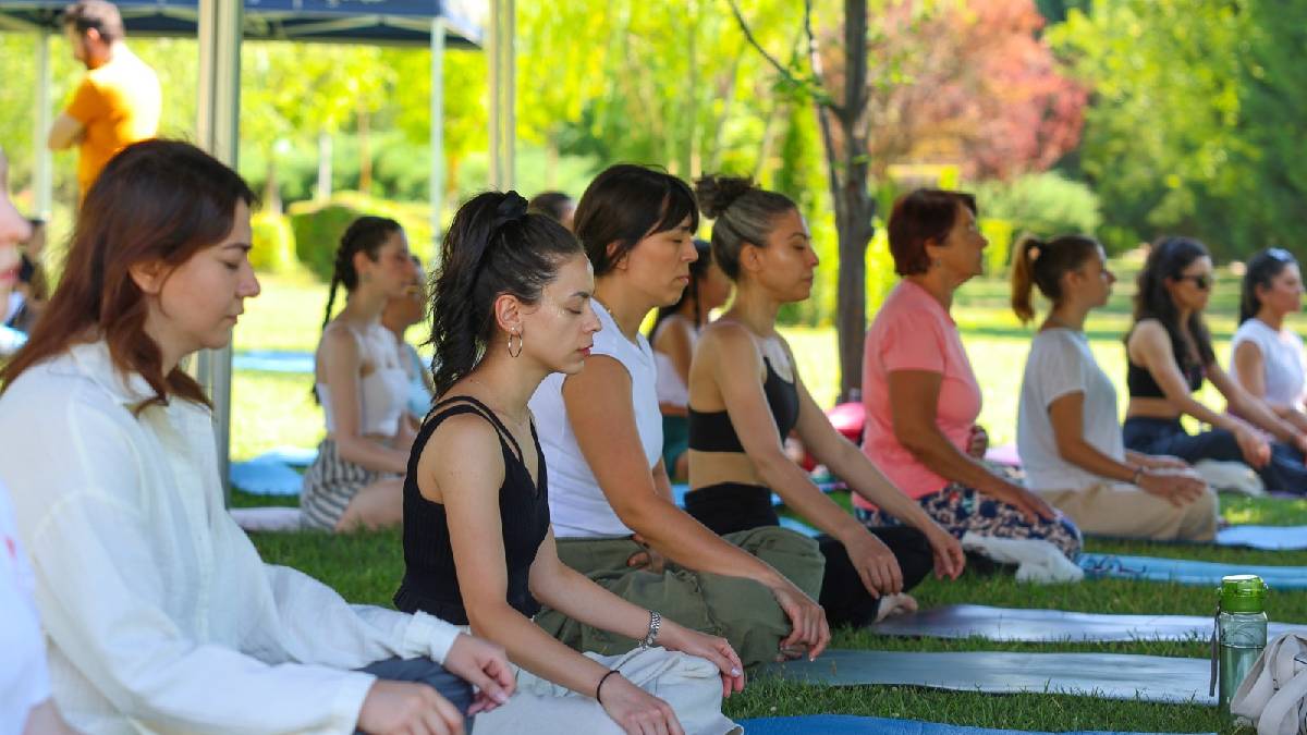 Büyükşehirde yoga eğitimleri başlıyor