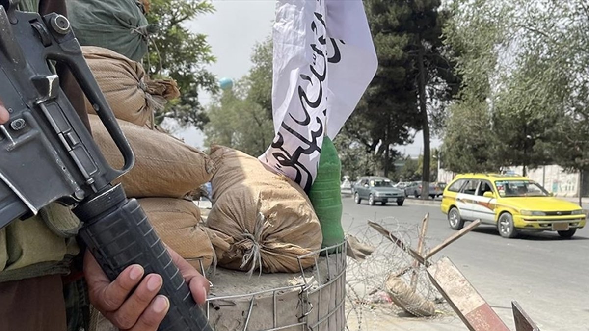 Taliban'ın Erdem Yasası: Afganistan'da canlı fotoğraflarını yayımlamak yasaklandı