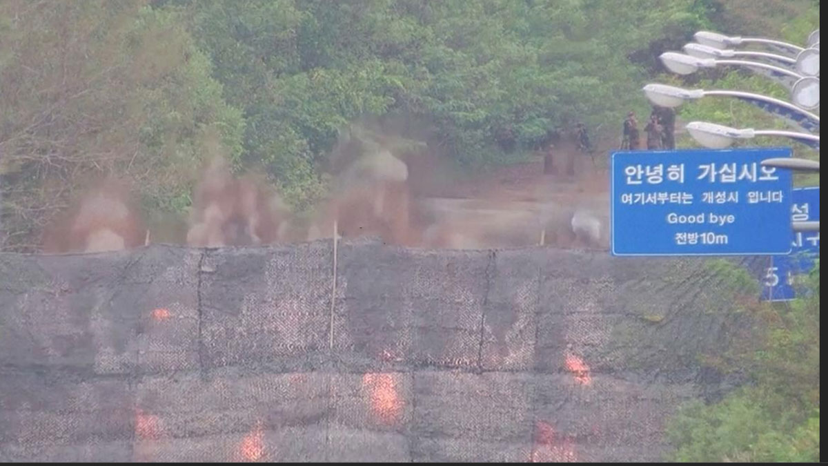 Kuzey Kore, Güney Kore ile bağlantıyı sağlayan yolları patlattı