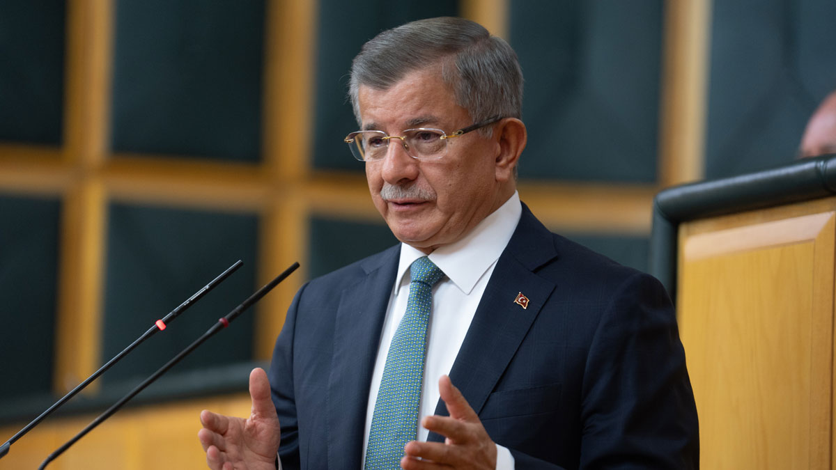 Davutoğlu’ndan 'çözüm süreci' açıklaması: ‘Bahçeli'nin insiyatif aldığı bir süreç rahat yürür’