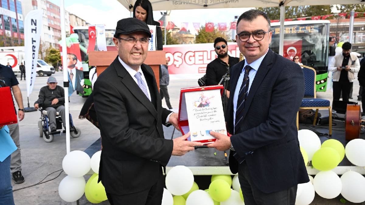 Başkanı Ekicioğlu, Yeni Halk Otobüsleri devir teslim törenine katıldı