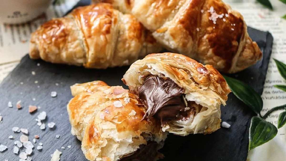 Fransa’da yok satıyor, herkes orjinal tarifi arıyor! Usta şefler açıkladı: Kruvasan bu tarifle yapılır