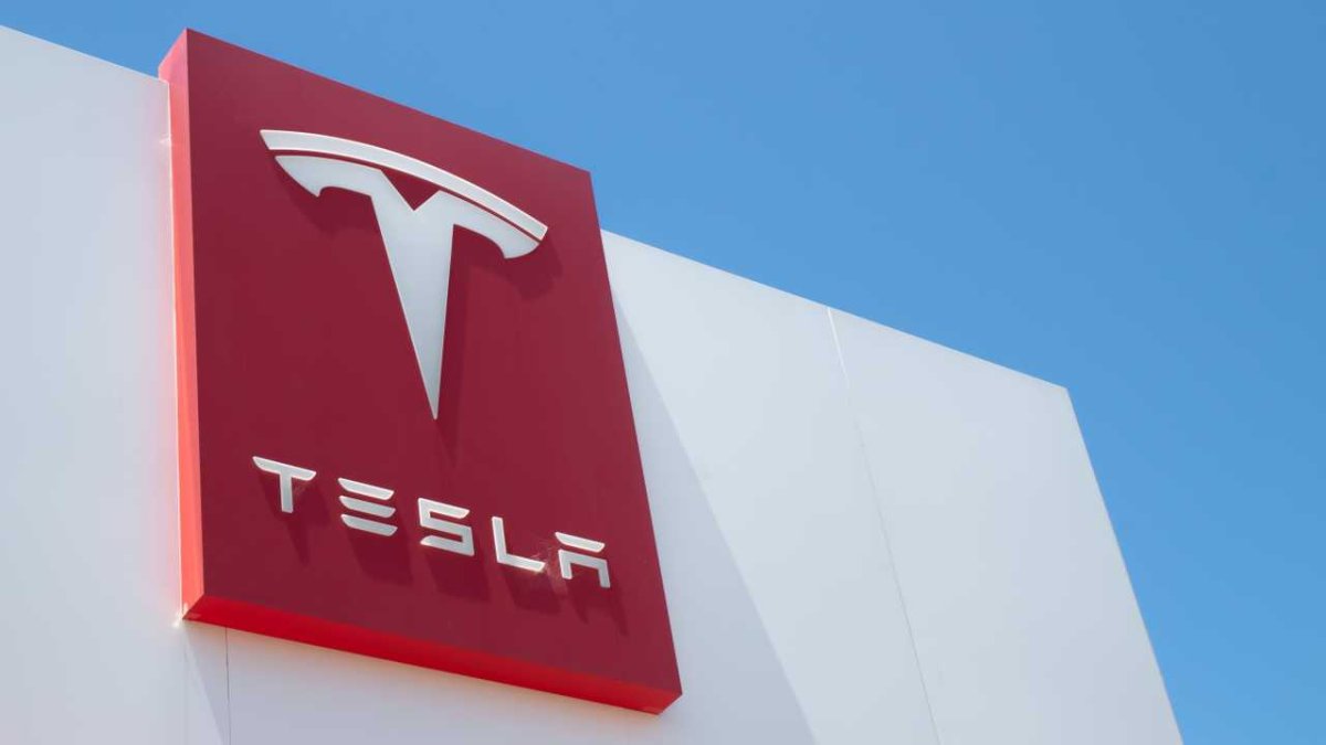 Elon Musk'tan Tesla sahiplerine 101. yıl müjdesi! Tüm Türkiye'ye ücretsiz oldu