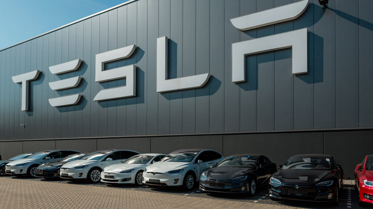 Tesla'dan tarihi hamle: Otomotiv dünyası yeniden şekilleniyor